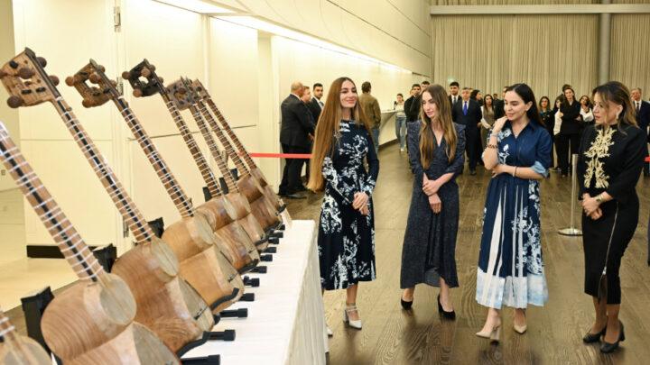 Heydər Əliyev Fondunun dəstəyi ilə alınan musiqi alətlərinin təqdimatı olub