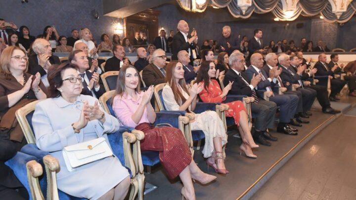 Dövlət Akademik Musiqili Teatrında Xalq yazıçısı Kamal Abdullanın “Gülçöhrə və Əsgər” tamaşasının premyerası olub